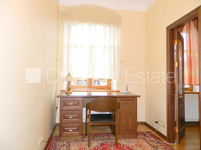 Pagalma māja, ieeja no pagalma, logi vērsti uz pagalma pusi, guļamistabu skaits 2 gab., istabas Rīga - foto 7