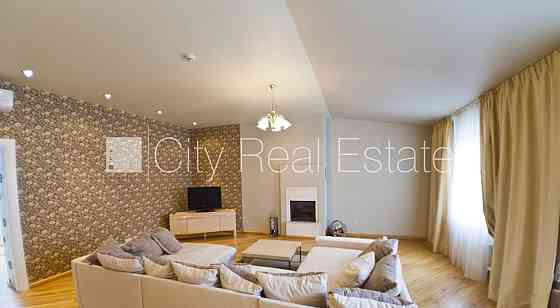 Проект - Palisade (Палисаде), фасадный дом, реставрированный дом, мансарда, лифт, Rīga