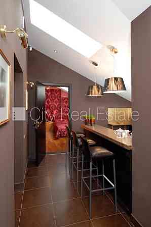 Мансарда, лифт, французский балкон, окна выходят во двор, одна изолированная Rīga