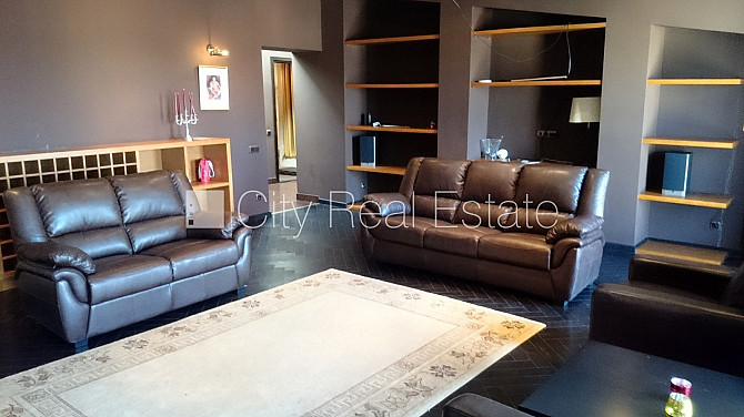 Mansards, ir lifts, franču balkons, logi vērsti uz pagalma pusi, viena istaba izolēta, Rīga - foto 1