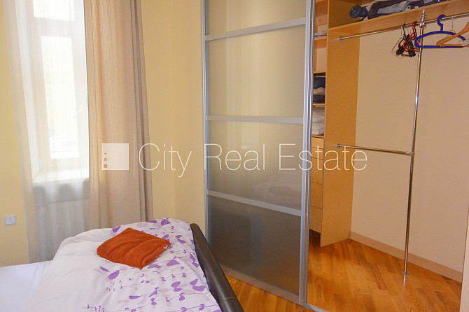 Дом во дворе, кирпичные стены, закрытый двор, место для машины, лестничная клетка Рига - изображение 9