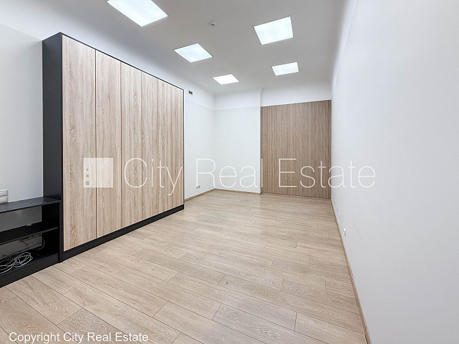 Pagalma māja, renovēta māja, ieeja no pagalma, terase, logi vērsti uz pagalma pusi, logi Rīga - foto 9