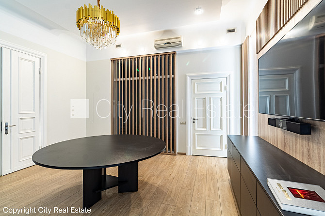 Pagalma māja, renovēta māja, ieeja no pagalma, terase, logi vērsti uz pagalma pusi, logi Rīga - foto 6