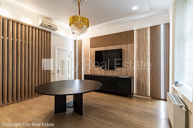 Pagalma māja, renovēta māja, ieeja no pagalma, terase, logi vērsti uz pagalma pusi, logi Rīga - foto 1