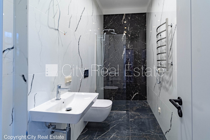 Фасадный дом, реновированный дом, фасад с декоративной штукатуркой, закрытый Рига - изображение 10