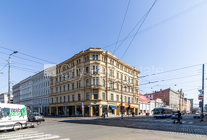 Фасадный дом, реновированный дом, фасад с декоративной штукатуркой, закрытый Рига - изображение 17