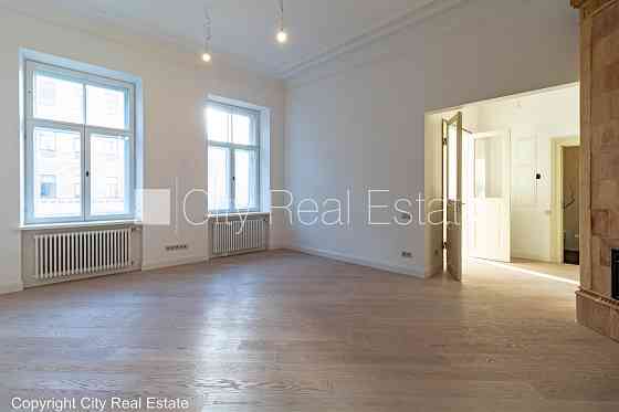 Фасадный дом, реновированный дом, фасад с декоративной штукатуркой, закрытый Rīga