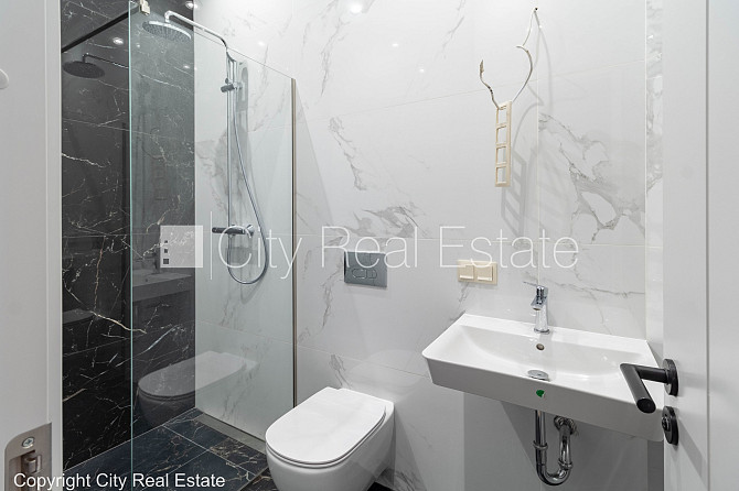 Fasādes māja, renovēta māja, fasāde ar dekoratīvo apmetumu, slēgts pagalms, ieeja no ielas Rīga - foto 8