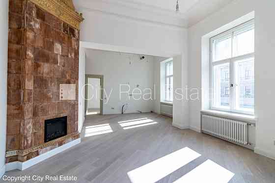 Фасадный дом, реновированный дом, закрытый двор, вход с улицы и со двора, лифт, Rīga