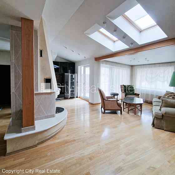 Фасадный дом, реновированный дом, вход с улицы, лифт, лестничная клетка после Rīga