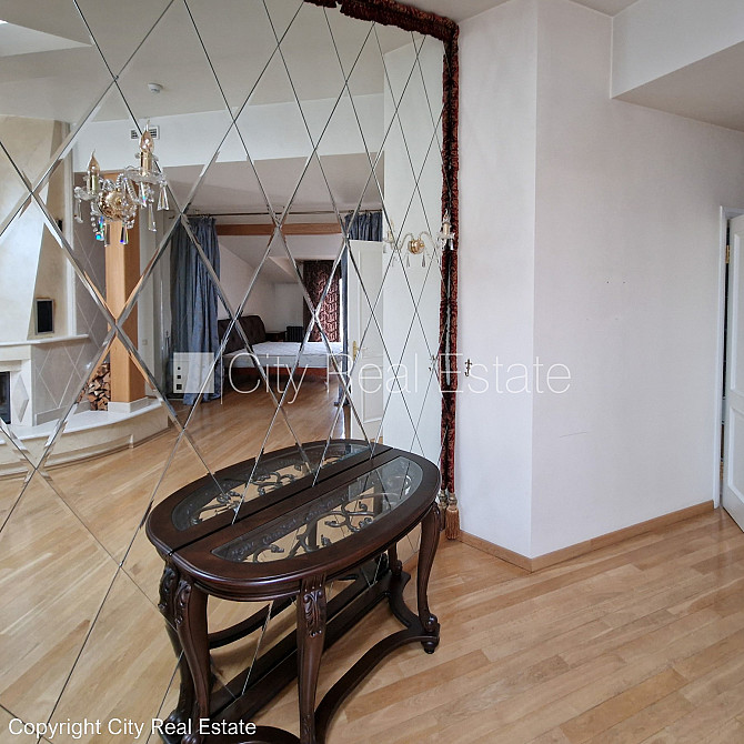 Fasādes māja, renovēta māja, ieeja no ielas, ir lifts, kāpņu telpa pēc kapitālā remonta, Rīga - foto 12