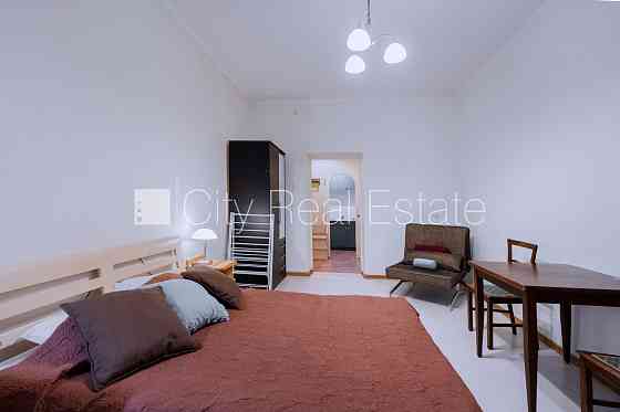 Дом во дворе, охраняемый двор, вход со двора, лифт, кухня, центральное отопление, Рига