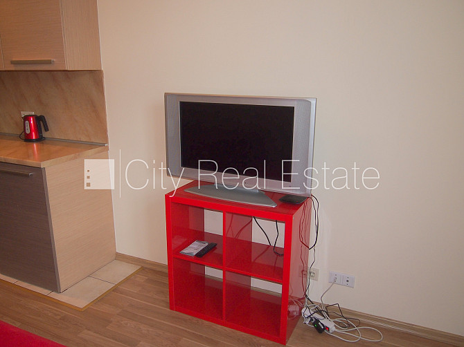 Фасадный дом, реновированный дом, благоустроенная озеленённая территория, вход с Рига - изображение 4