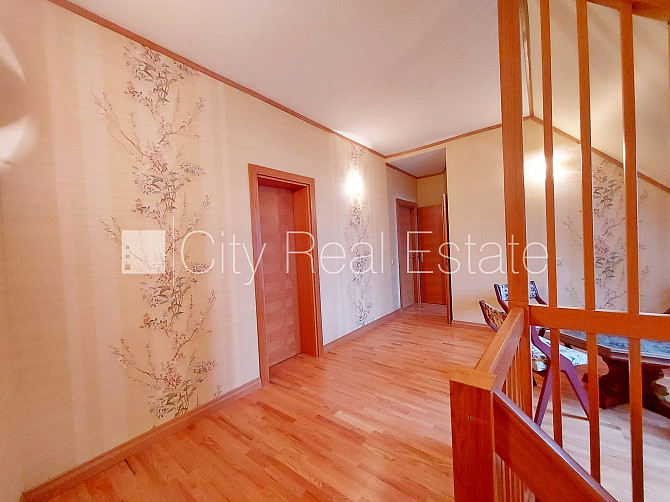 Здание во дворе, благоустроенный озеленённый двор, вход со двора, мансарда, Рига - изображение 9