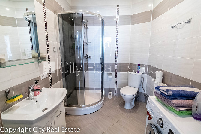 Дом во дворе, реновированный дом, благоустроенный озеленённый двор, закрытый Рига - изображение 11