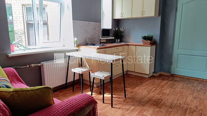 Дом во дворе, реновированный дом, благоустроенная озеленённая территория, Рига - изображение 1