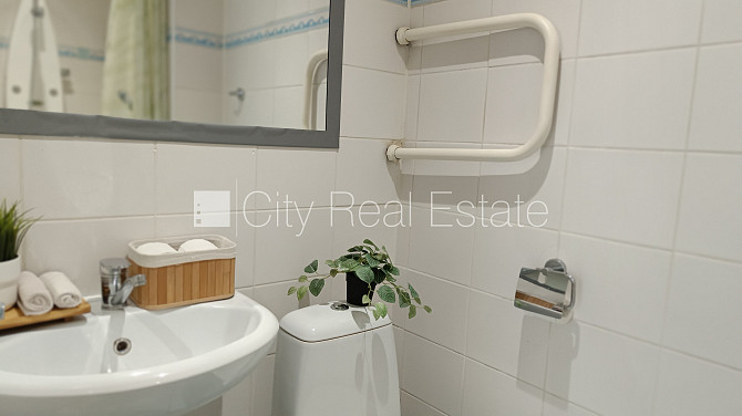 Дом во дворе, реновированный дом, благоустроенная озеленённая территория, Рига - изображение 5