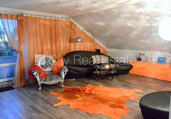 Земля в собственности, дом во дворе, кирпичные стены, благоустроенная Rīga