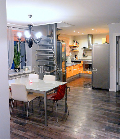 Zeme īpašumā, pagalma māja, ķieģeļu mūra sienas, labiekārtota apzaļumota teritorija, Rīga - foto 8