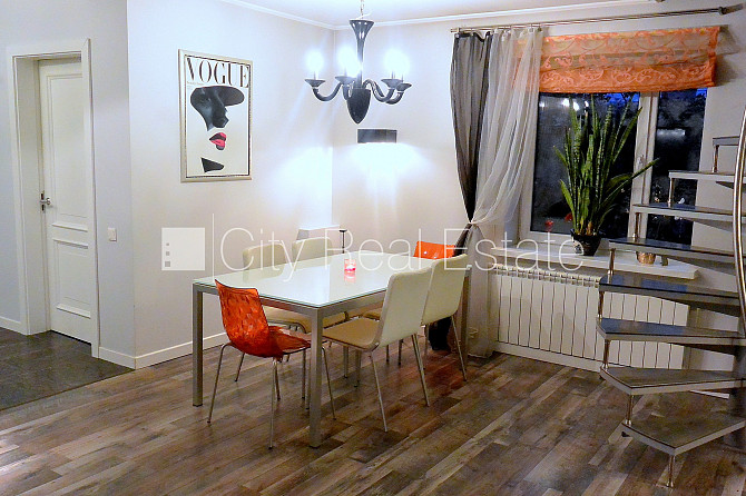 Zeme īpašumā, pagalma māja, ķieģeļu mūra sienas, labiekārtota apzaļumota teritorija, Rīga - foto 11