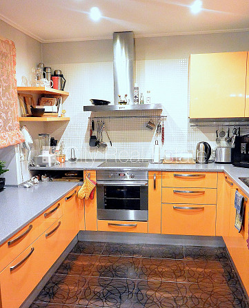 Zeme īpašumā, pagalma māja, ķieģeļu mūra sienas, labiekārtota apzaļumota teritorija, Rīga - foto 10