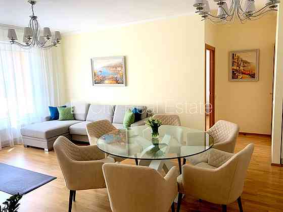 Проект - Бикерниеки, здание во дворе, благоустроенный озеленённый двор, Rīga