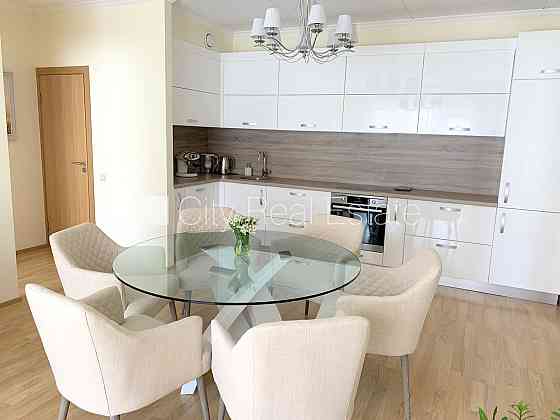 Проект - Бикерниеки, здание во дворе, благоустроенный озеленённый двор, Rīga