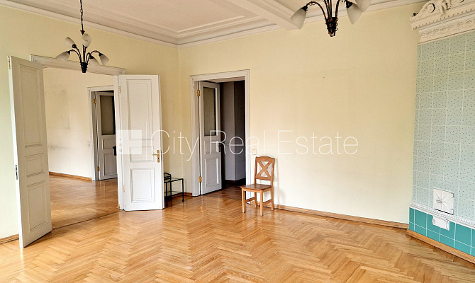 Zeme īpašumā, fasādes māja, renovēta māja, mainīts Jumta segums, labiekārtota apzaļumota Rīga - foto 6