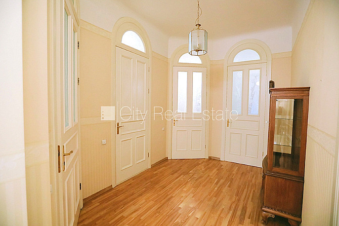 Fasādes māja, renovēta māja, ķieģeļu mūra sienas, fasāde ar dekoratīvo apmetumu, Rīga - foto 11