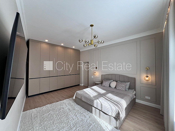 Fasādes māja, renovēta māja, iespēja nomāt autostāvvietu, kāpņu telpa pēc kapitālā Rīga - foto 15