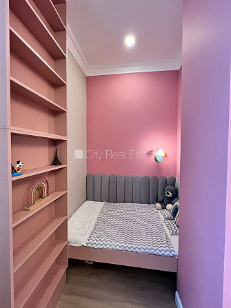 Fasādes māja, renovēta māja, iespēja nomāt autostāvvietu, kāpņu telpa pēc kapitālā Rīga - foto 17