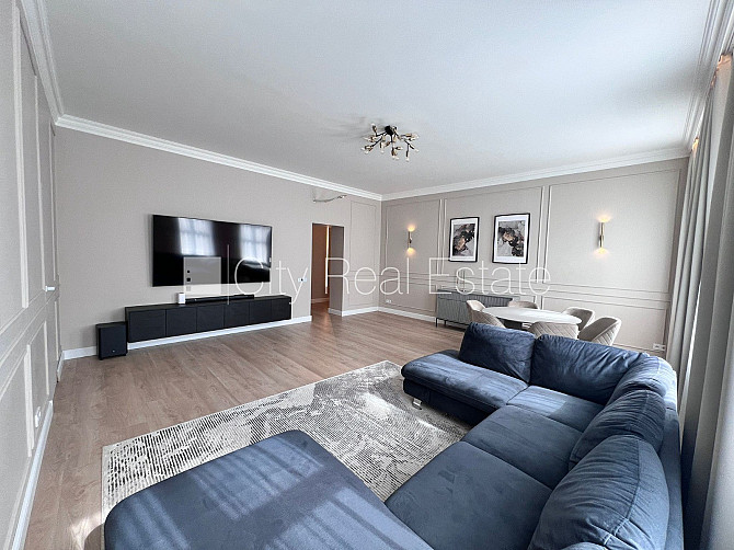 Fasādes māja, renovēta māja, iespēja nomāt autostāvvietu, kāpņu telpa pēc kapitālā Rīga - foto 4