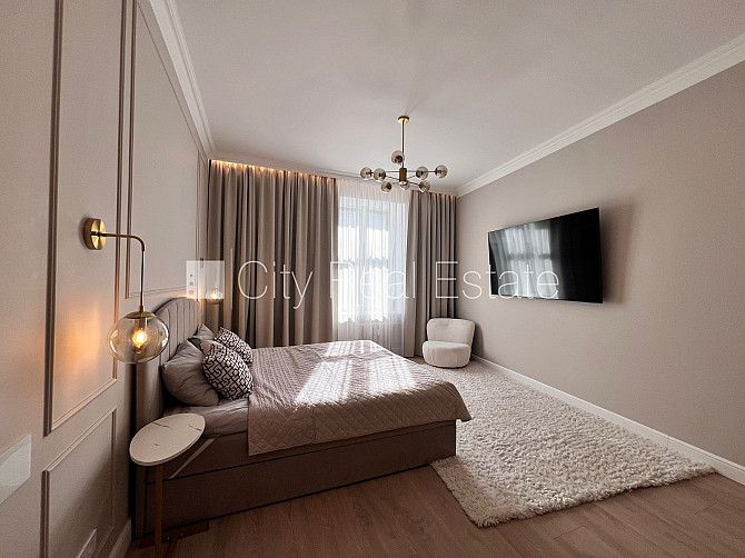 Fasādes māja, renovēta māja, iespēja nomāt autostāvvietu, kāpņu telpa pēc kapitālā Rīga - foto 13