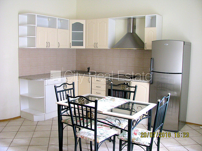 Фасадный дом, реновированный дом, закрытый двор, вход с улицы, лестничная клетка Рига - изображение 1