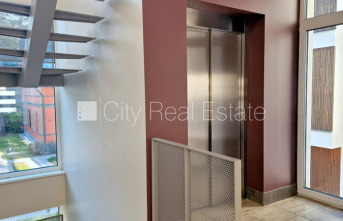 Jaunceltne, labiekārtots apzaļumots pagalms, teritorijas iebrauktuves vārti aprīkoti ar Jūrmala - foto 17