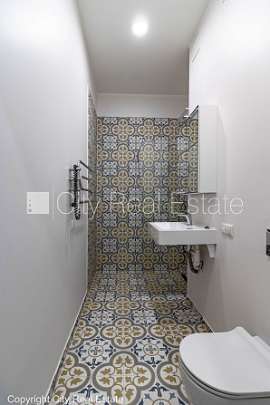 Дом во дворе, реновированный дом, лифт, лестничная клетка после капитального Рига - изображение 11