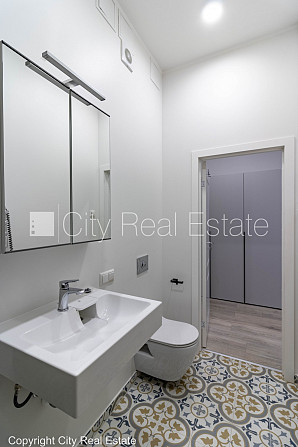 Дом во дворе, реновированный дом, лифт, лестничная клетка после капитального Рига - изображение 10