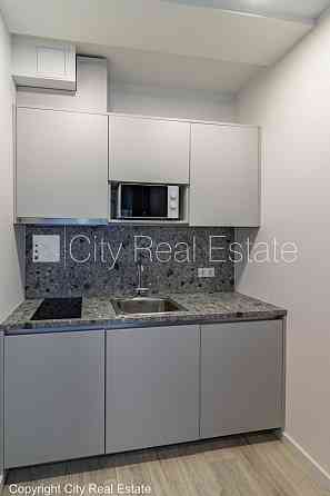 Дом во дворе, реновированный дом, закрытая территория, лифт, лестничная клетка Рига