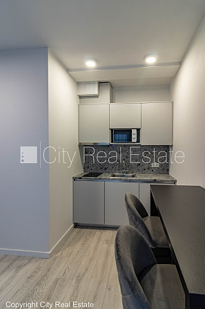 Дом во дворе, реновированный дом, закрытая территория, лифт, лестничная клетка Рига - изображение 4