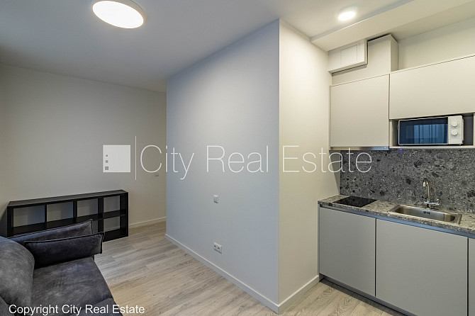 Дом во дворе, реновированный дом, закрытая территория, лифт, лестничная клетка Рига - изображение 3