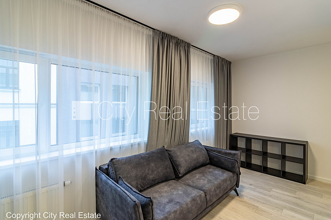 Дом во дворе, реновированный дом, закрытая территория, лифт, лестничная клетка Рига - изображение 1