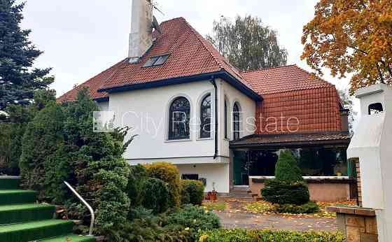 Частный дом, новостройка, благоустроенная озеленённая территория 2400 м2, Рига