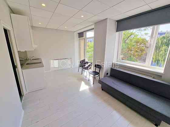 Новостройка, фасадный дом, вход с улицы, лифт, лестничная клетка после Рига