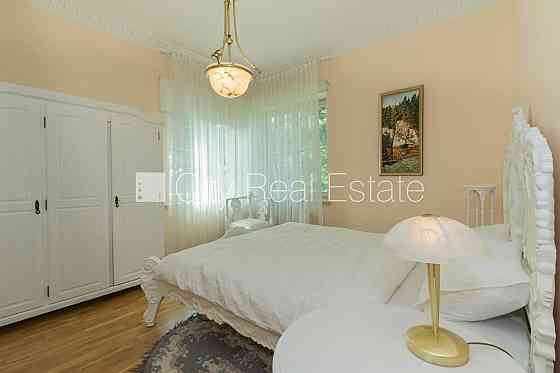 Частный дом, благоустроенный озеленённый двор, гараж на одну машину, две терассы, Юрмала