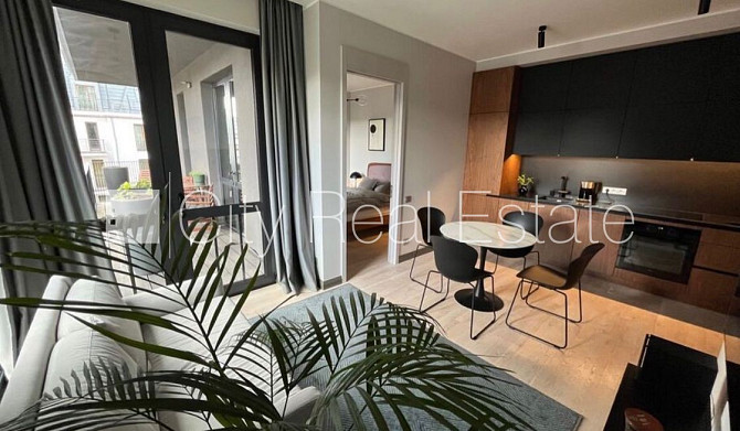 Jaunceltne, labiekārtots apzaļumots pagalms, ir lifts, terase 11.3 m2, guļamistabu skaits 2 Rīga - foto 1