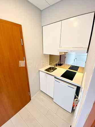 Фасадный дом, реновированный дом, закрытый двор, вход с улицы, лифт, лестничная Rīga