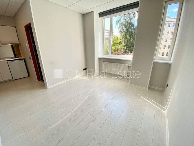 Фасадный дом, реновированный дом, закрытый двор, вход с улицы, лифт, лестничная Рига - изображение 3