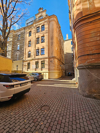 Фасадный дом, реставрированный дом, благоустроенная озеленённая территория, Рига - изображение 15