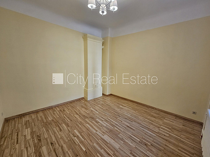 Фасадный дом, реставрированный дом, благоустроенная озеленённая территория, Рига - изображение 5