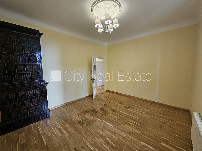 Фасадный дом, реставрированный дом, благоустроенная озеленённая территория, Рига - изображение 7